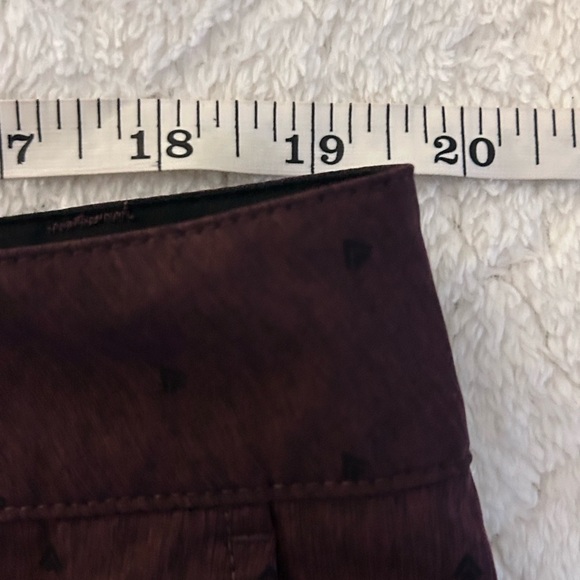 Men’s Nitrous Black Stretch Hybrid Maroon and Black 9” Shorts Size 38 - Picture 5 of 5